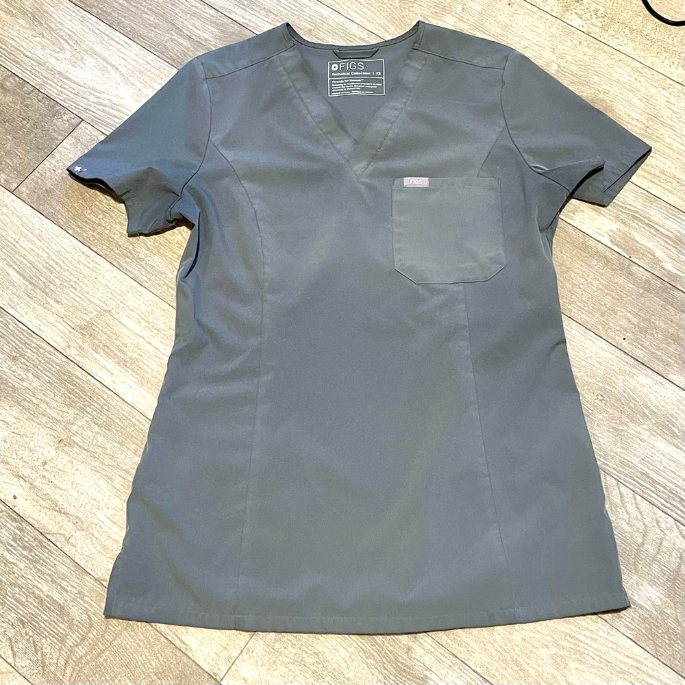 Figs Technical Collection Catarina scrub top